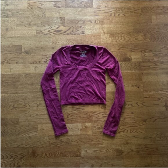 Free People Intimately Tee Scoop Crop Top Long Sleeve Seamless  XS/S Berry Wine - Picture 1 of 4